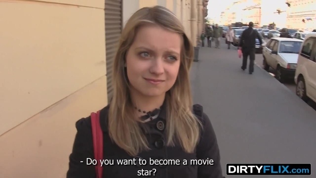 Русская телка с длинными ножками пришла на частный кастинг и отдалась мужику