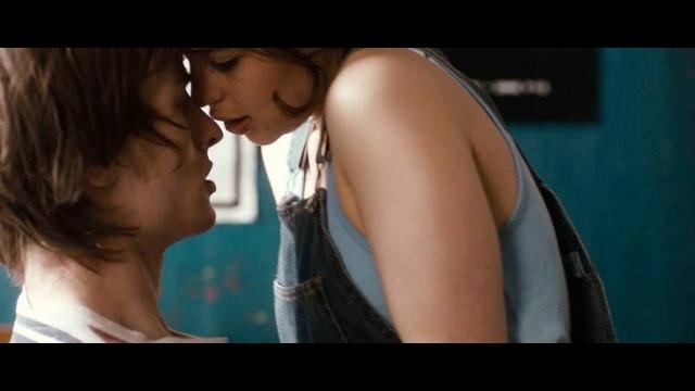 Emilia Clarke Nude Love Scene On ScandalPlanetCom