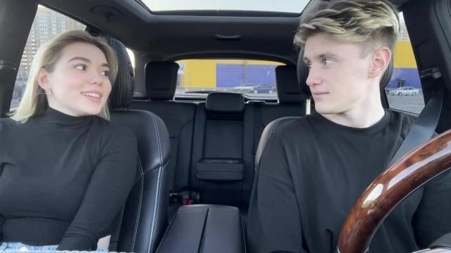 Paid for a taxi with a blowjob , in the car , outdoor