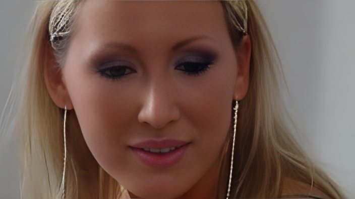 Mandy Has a Visitor in Her Home Who She Wants to Have Sex With