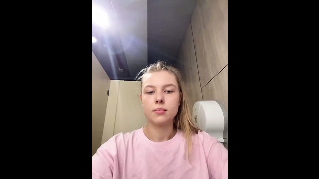 Fingering anal in the public and cum so hot