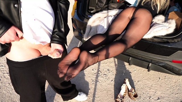 Outdoor Cumshot on Nylon Soles